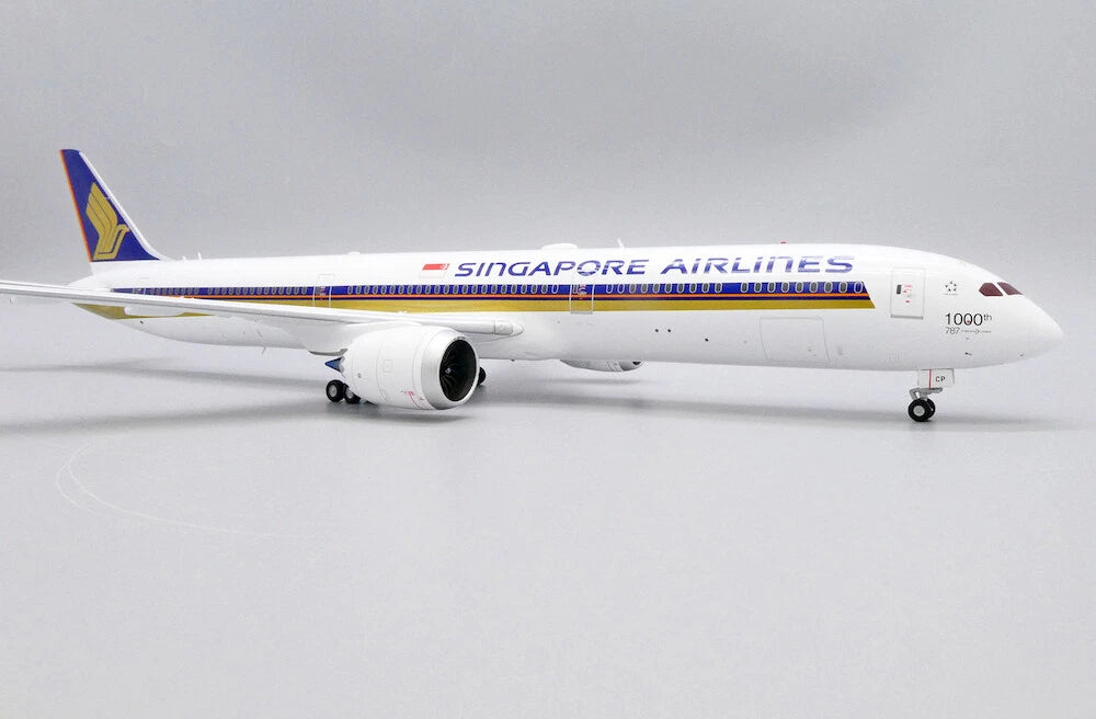 JCWINGS B787 SINGAPORE AIRLINES FLAP DOWN REG: 9V-SCM