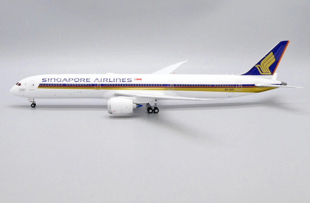 JCWINGS B787 SINGAPORE AIRLINES FLAP DOWN REG: 9V-SCM