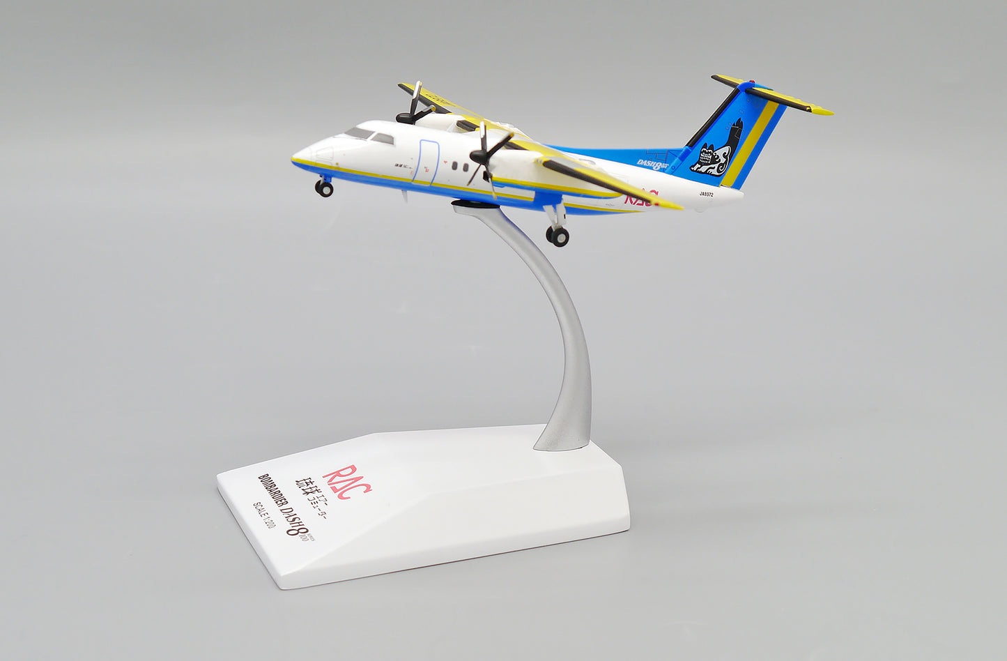 JC WINGS BOMBARDIER DASH 8-Q100 RYUKYU AIR COMMUTER REG: JA8972