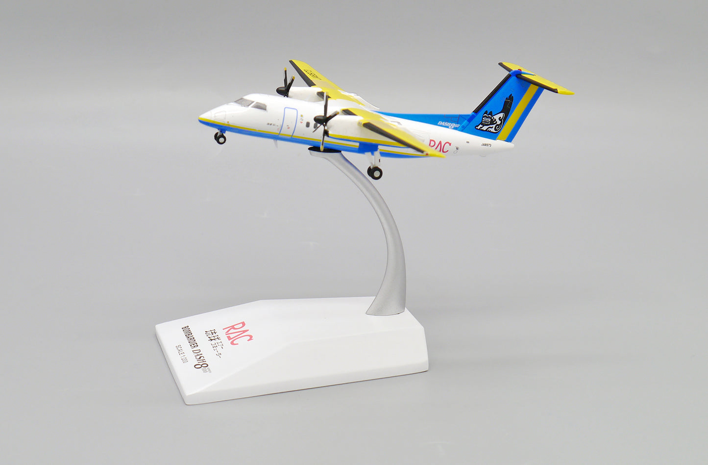 JCWINGS DASH 8-Q100 RYUKYU AIR COMMUTER REG: JA8973