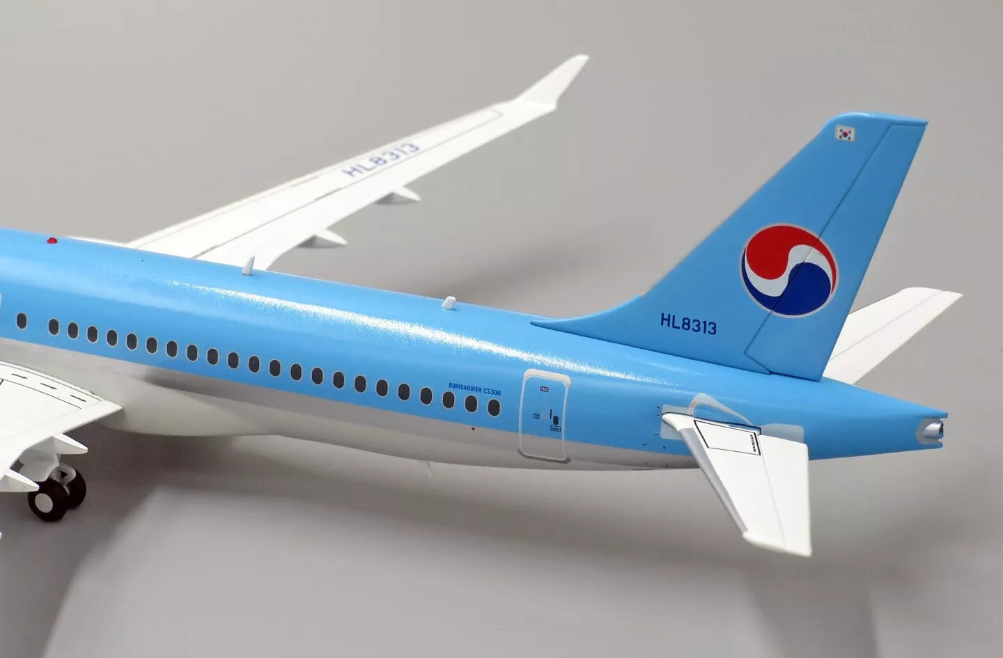 JCWINGS KOREAN AIR BOMBARDIER CS300 REG: HL8313