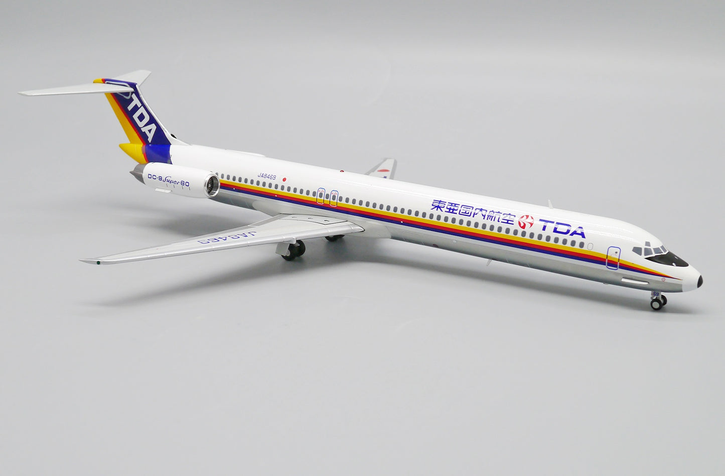 JCWINGS MD-81 TOA DOMESTIC AIRLINES REG: JA8469