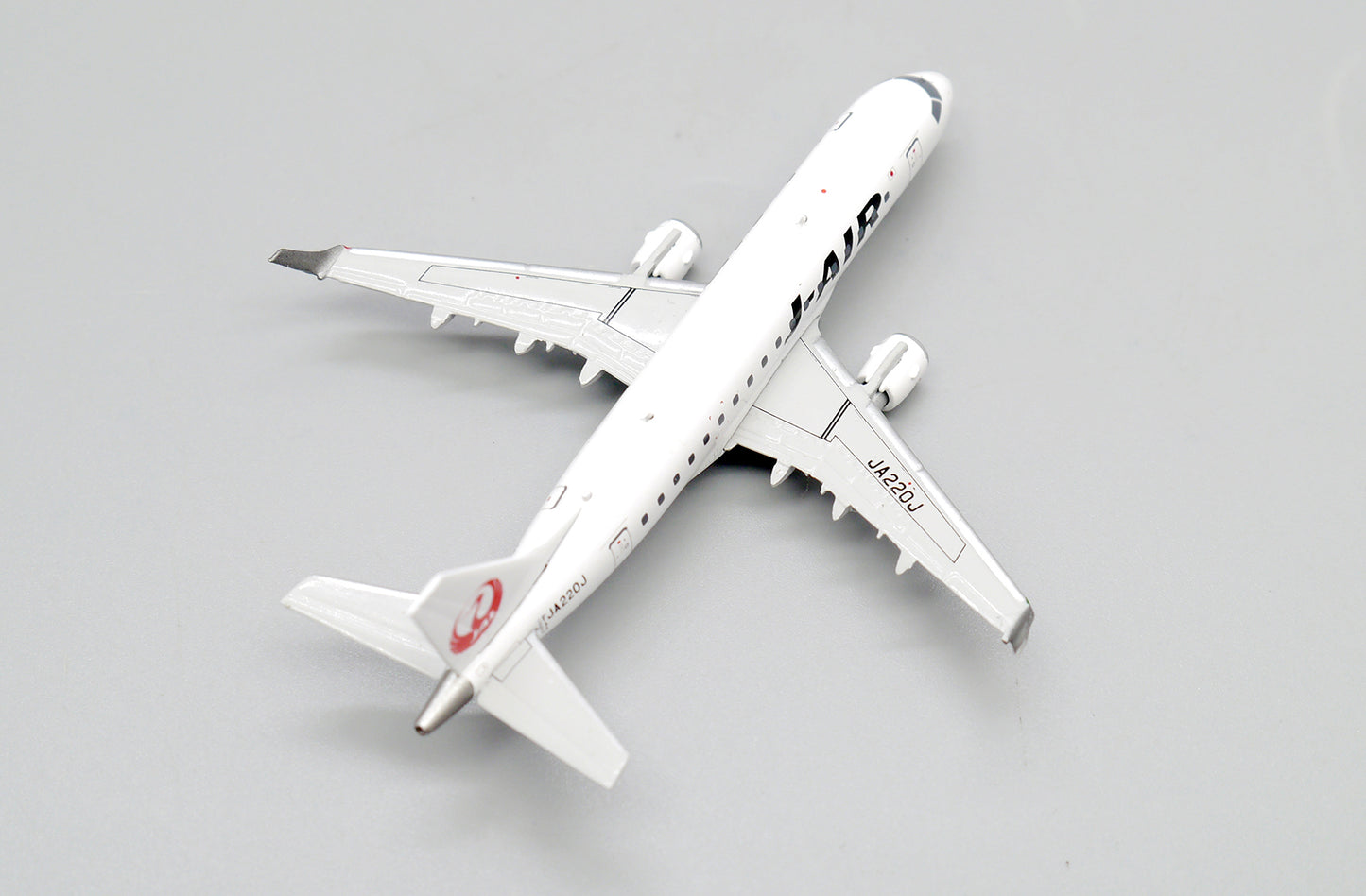 JCWINGS EMBRAER 170-100STD J-AIR REG: JA220J