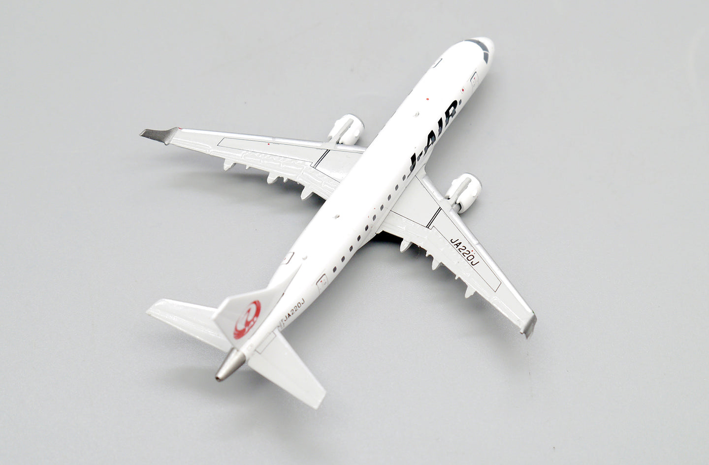 JCWINGS EMBRAER 170-100STD J-AIR REG: JA220J