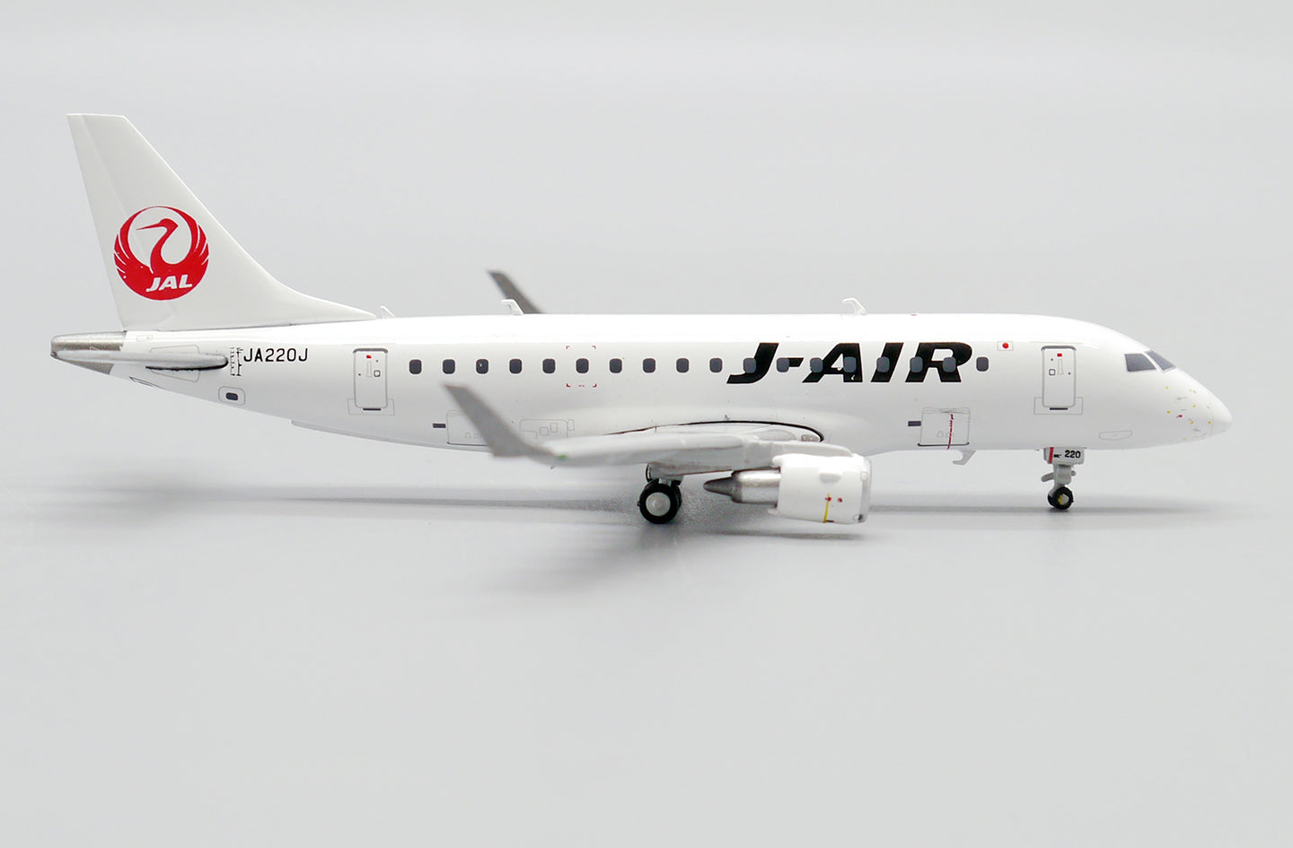 JCWINGS EMBRAER 170-100STD J-AIR REG: JA220J
