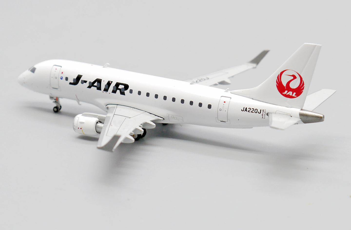 JCWINGS EMBRAER 170-100STD J-AIR REG: JA220J