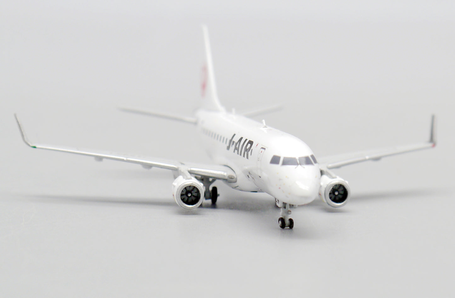 JCWINGS EMBRAER 170-100STD J-AIR REG: JA220J
