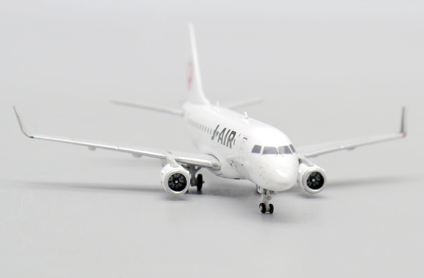 JCWINGS EMBRAER 170-100STD J-AIR REG: JA220J