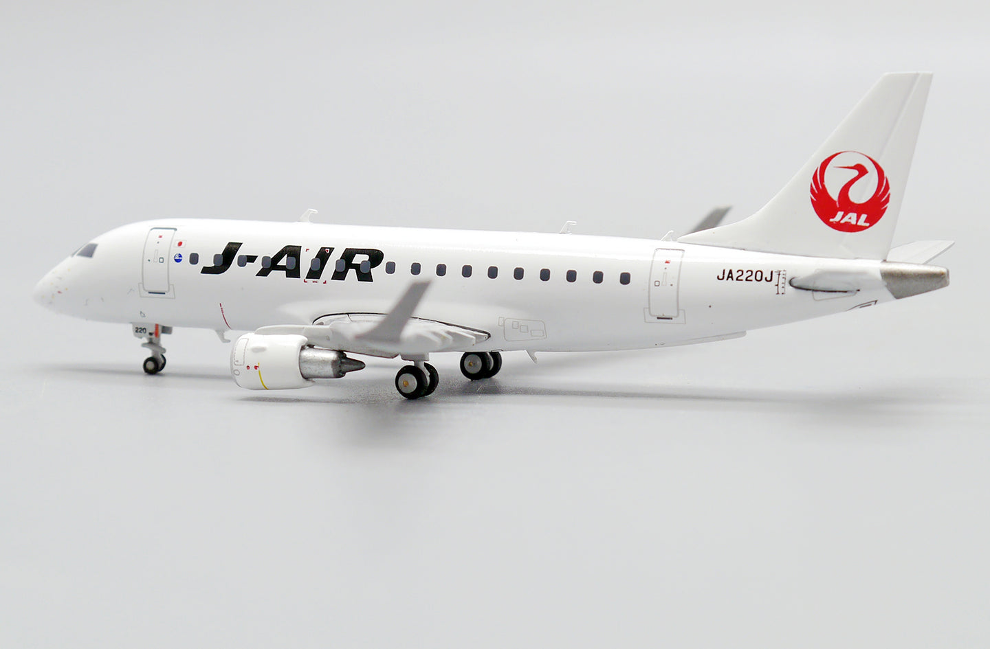 JCWINGS EMBRAER 170-100STD J-AIR REG: JA220J