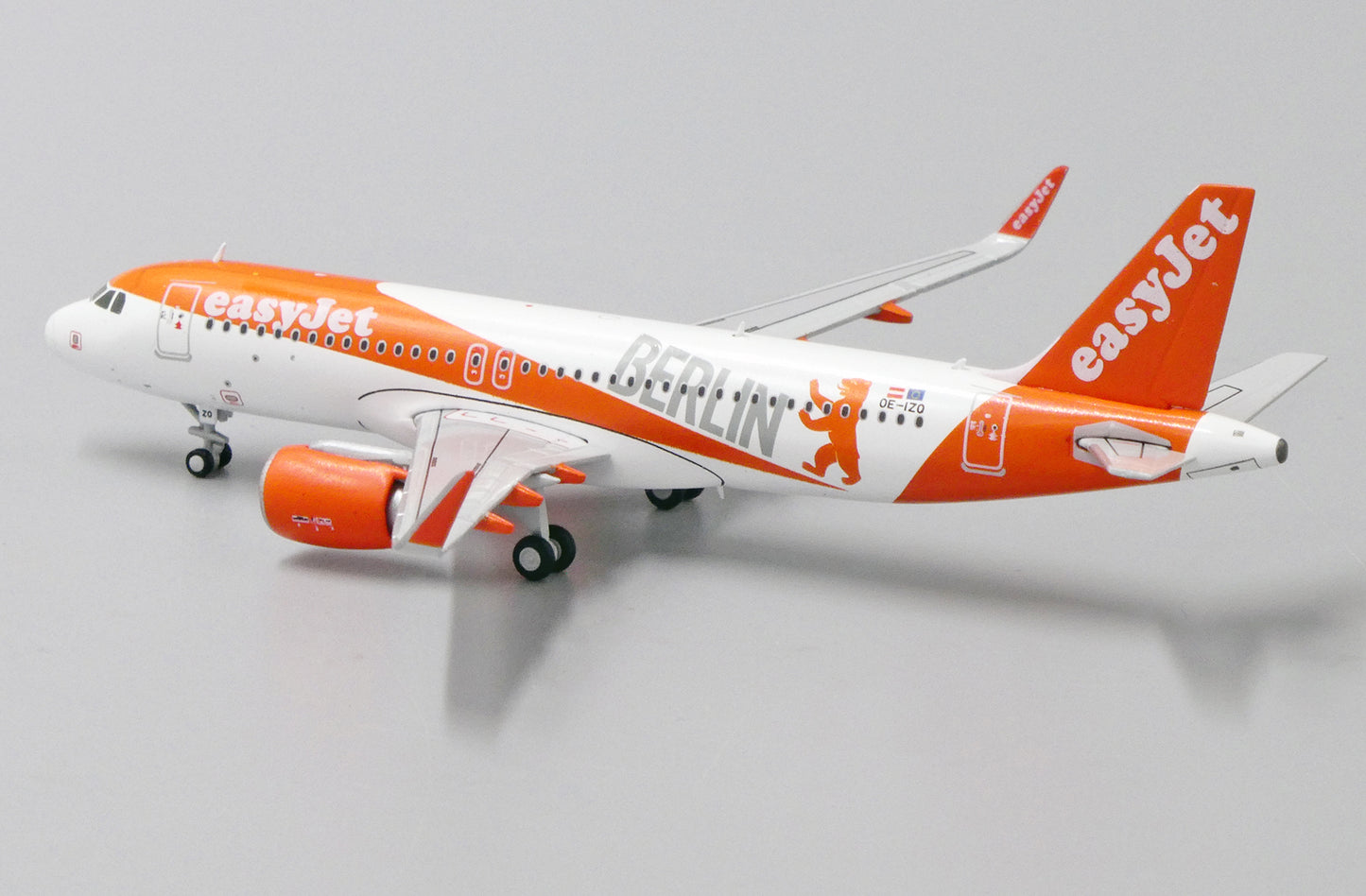 JC WINGS A320 EASYJET EUROPE "BERLIN" REG: OE-IZQ
