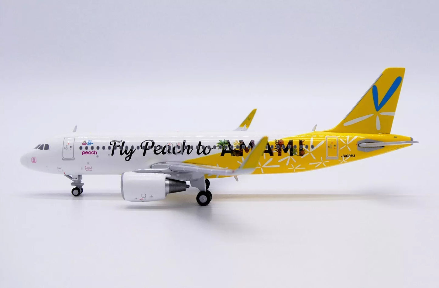 JCWINGS PEACH AVIATION A320 AMAMI REG: JA08VA