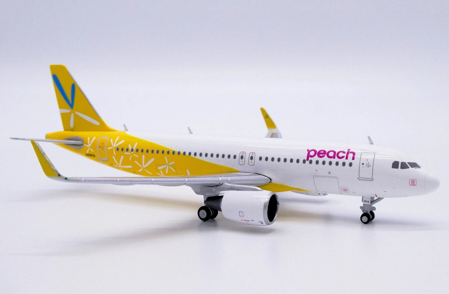 JCWINGS PEACH AVIATION A320 AMAMI REG: JA08VA