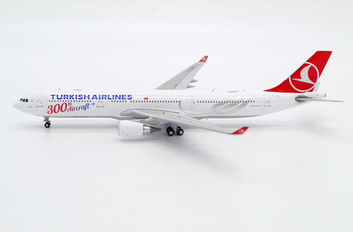 JCWINGS A330-300 TURKISH AIRLINES "300TH AIRCRAFT" REG: TC-LNC