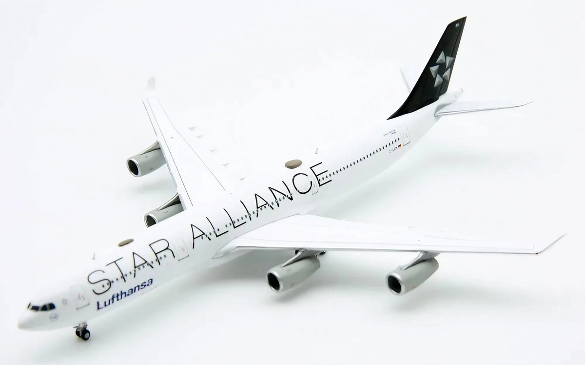 JC WINGS A340 LUFTHANSA "STAR ALLIANCE" REG: D-AIGN