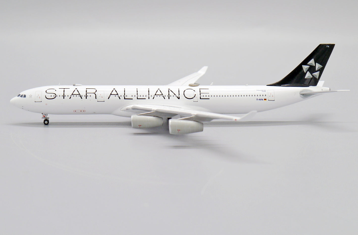 JCWINGS A340-300 LUFTHANSA STAR ALLIANCE REG: D-AIFA