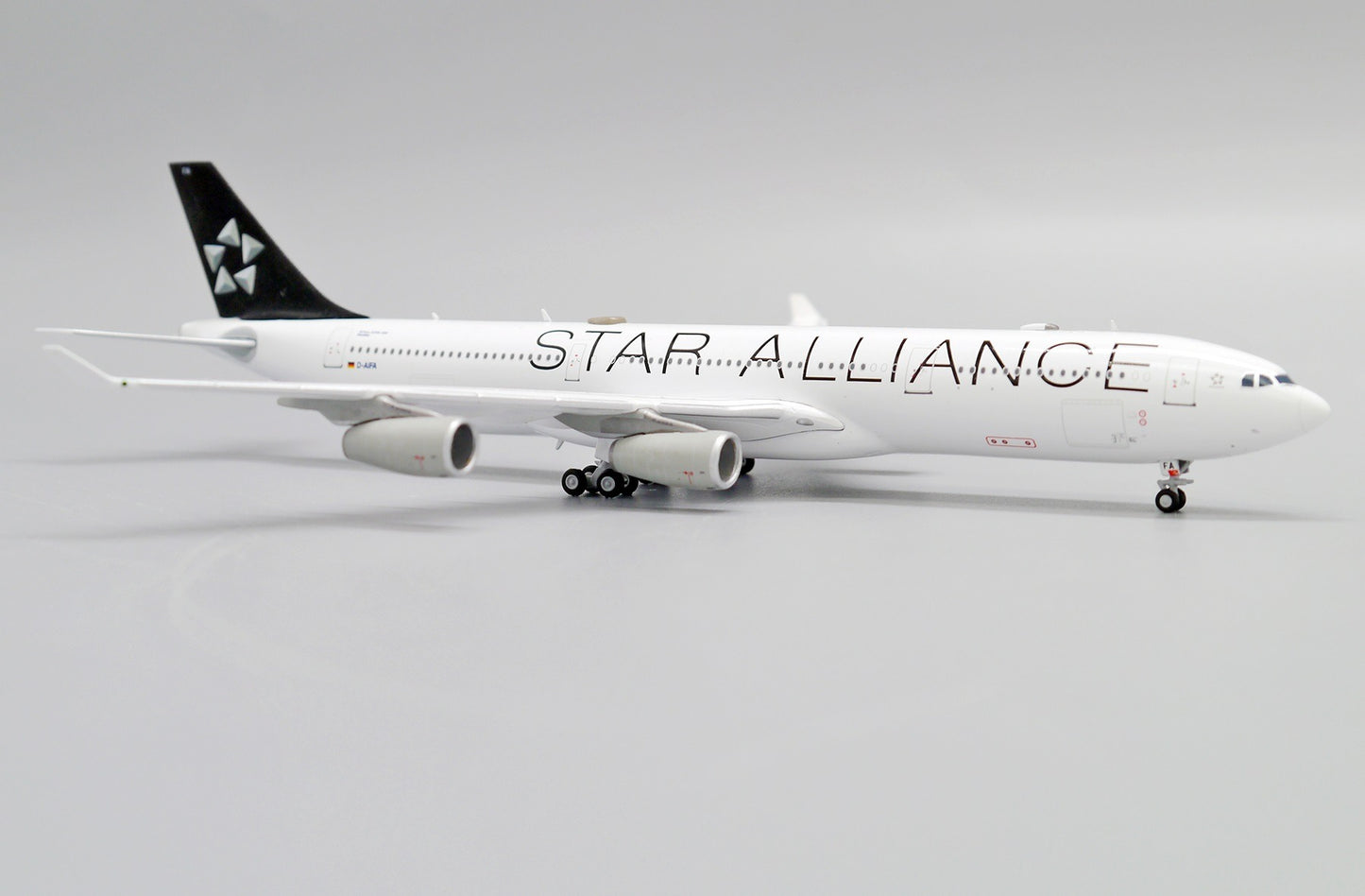 JCWINGS A340-300 LUFTHANSA STAR ALLIANCE REG: D-AIFA