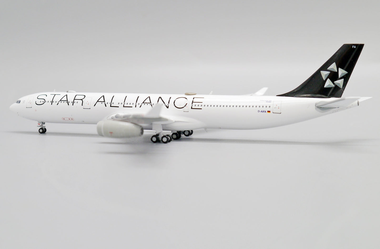 JCWINGS A340-300 LUFTHANSA STAR ALLIANCE REG: D-AIFA