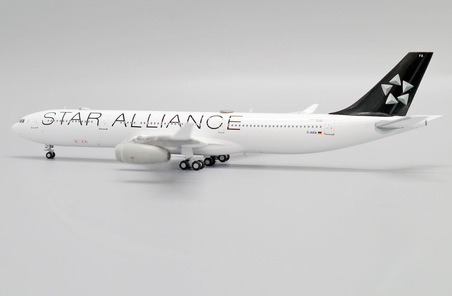 JCWINGS A340-300 LUFTHANSA STAR ALLIANCE REG: D-AIFA