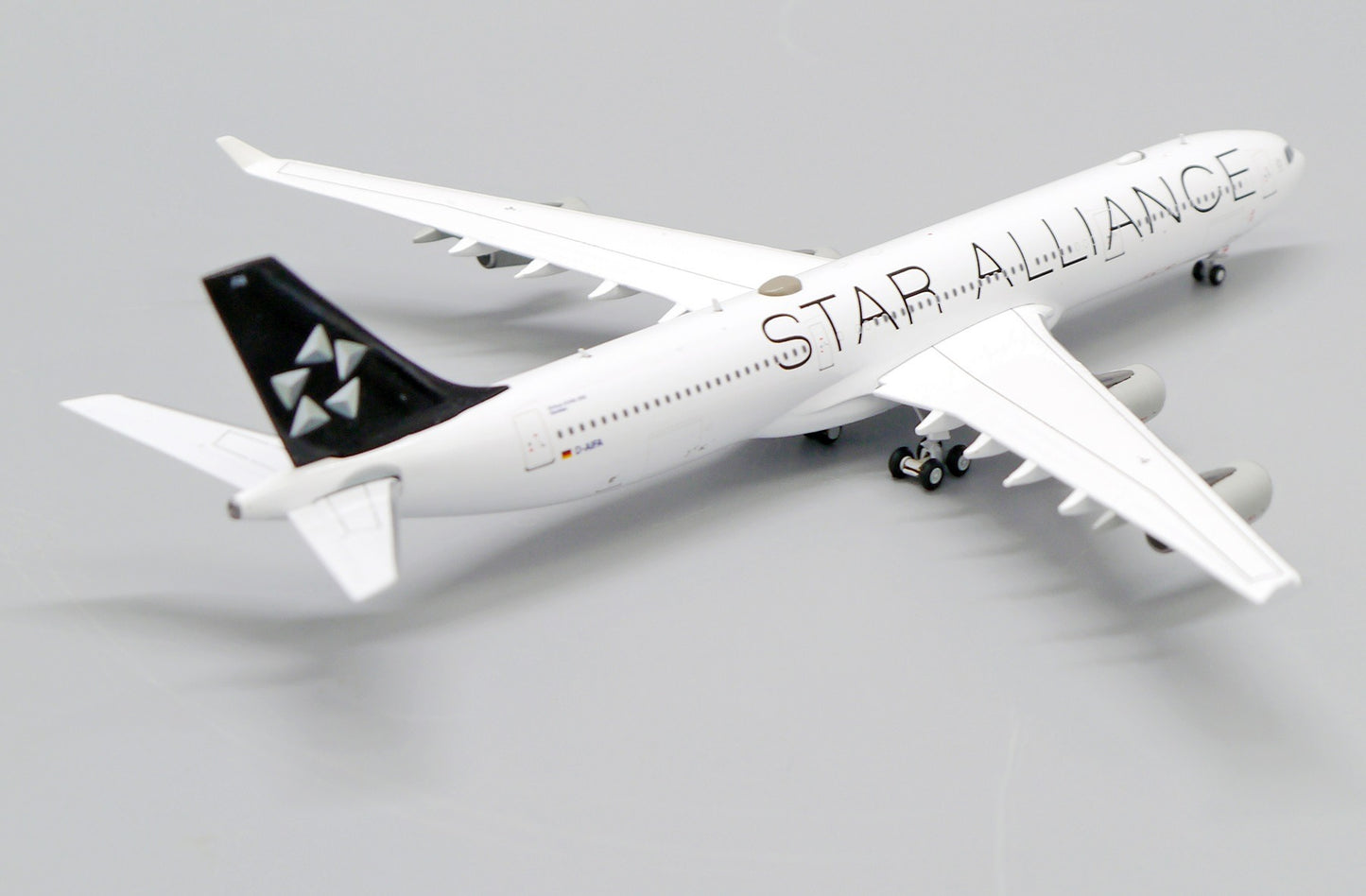 JCWINGS A340-300 LUFTHANSA STAR ALLIANCE REG: D-AIFA