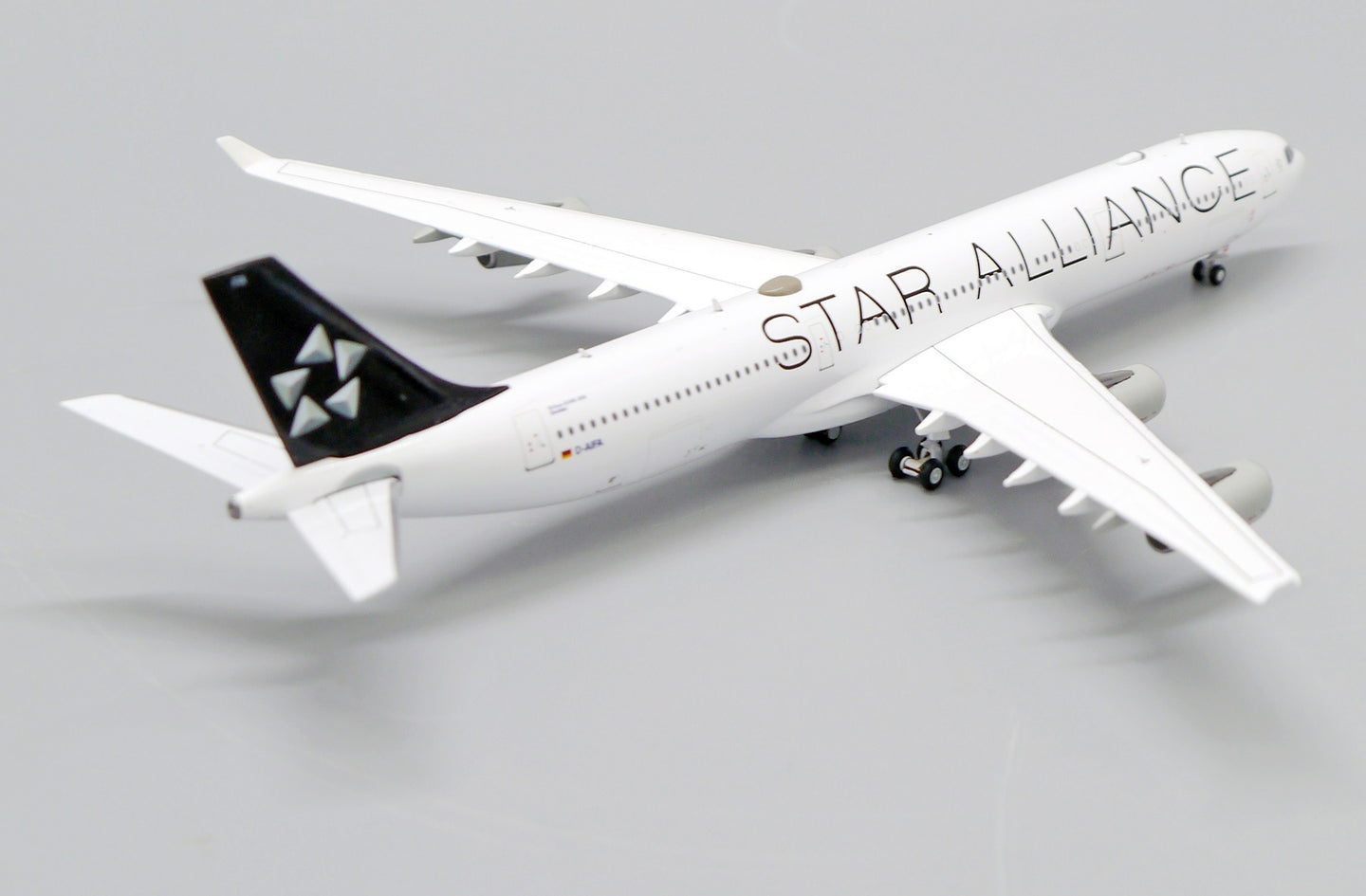 JCWINGS A340-300 LUFTHANSA STAR ALLIANCE REG: D-AIFA