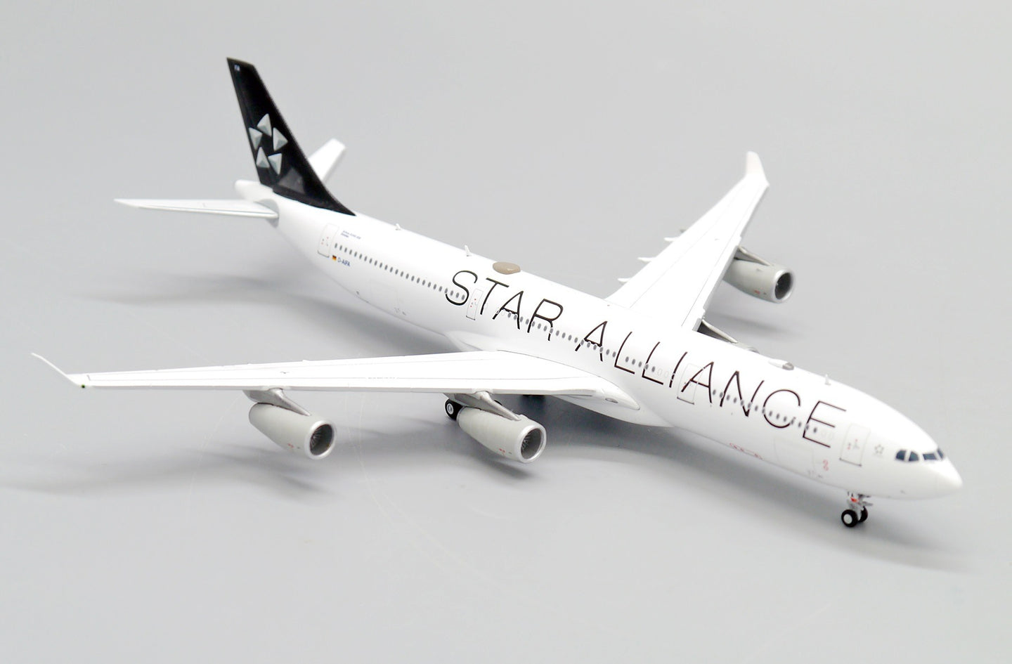 JCWINGS A340-300 LUFTHANSA STAR ALLIANCE REG: D-AIFA