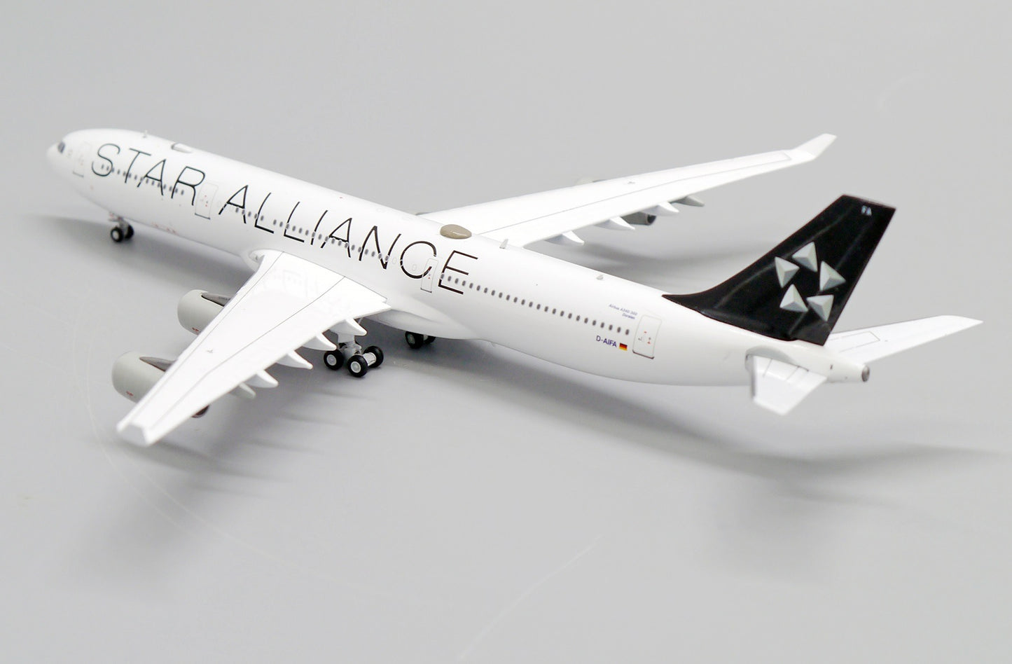 JCWINGS A340-300 LUFTHANSA STAR ALLIANCE REG: D-AIFA