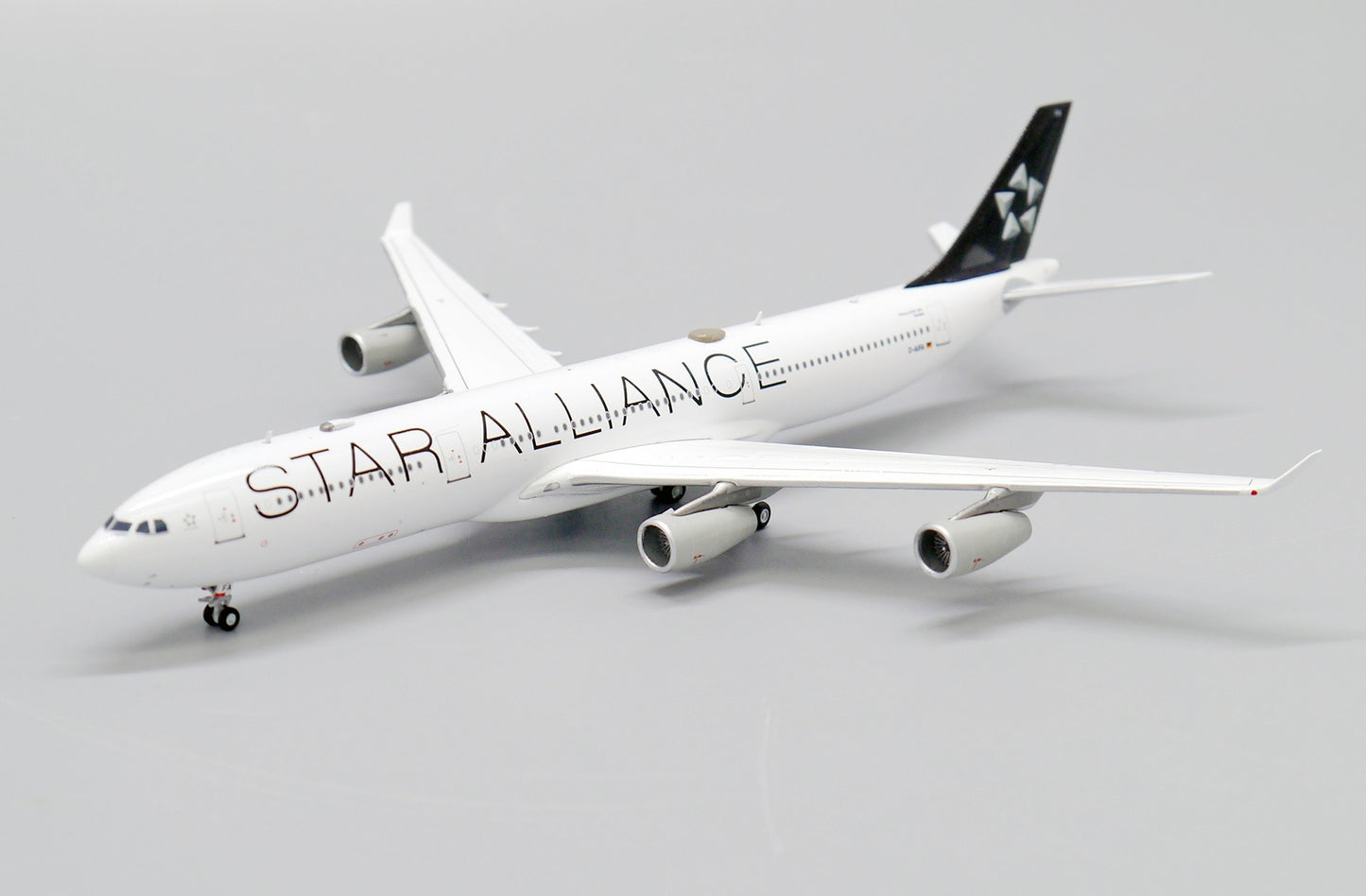 JCWINGS A340-300 LUFTHANSA STAR ALLIANCE REG: D-AIFA