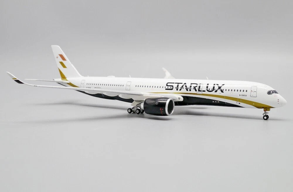 JCWINGS A350-900XWB STARLUX REG: B-58501