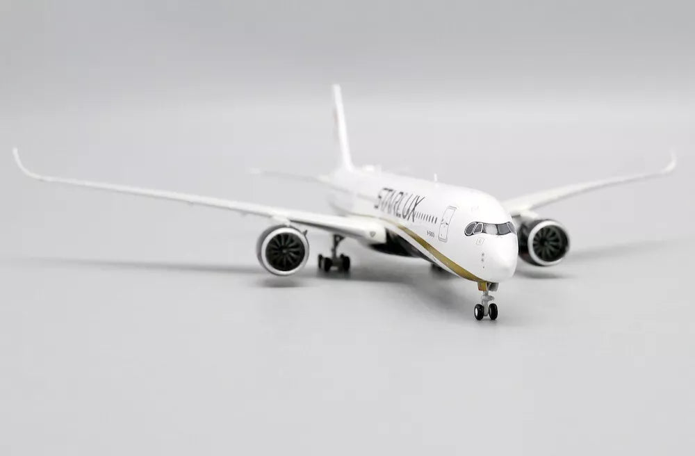 JCWINGS A350-900XWB STARLUX REG: B-58501