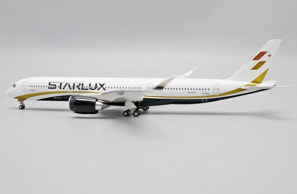 JCWINGS A350-900XWB STARLUX REG: B-58501