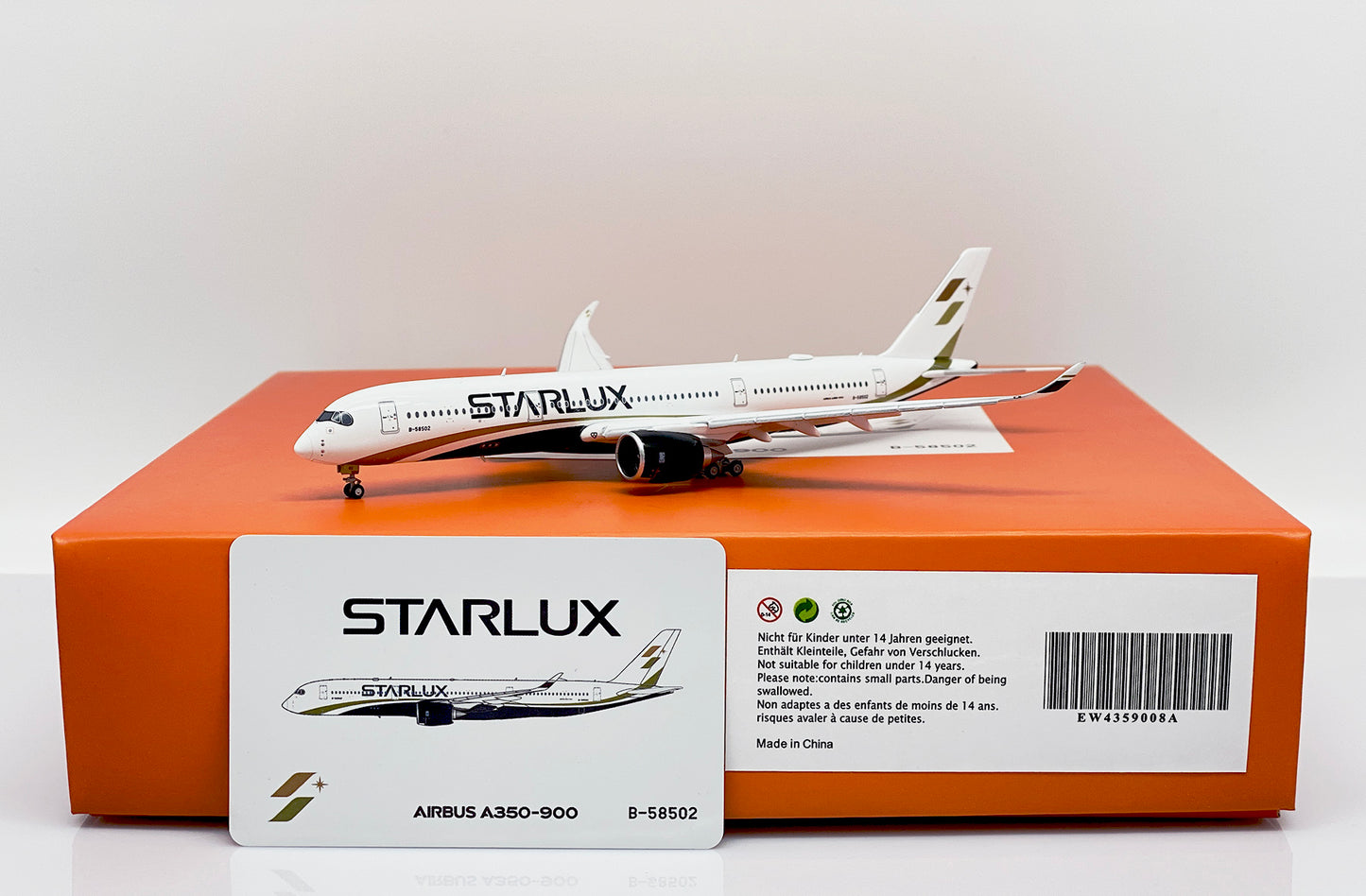 JC WINGS A350-900XWB STARLUX AIRLINES (FLAPS DOWN) REG: B-58502