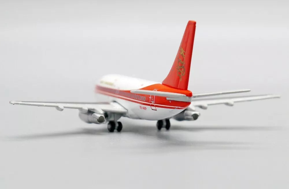 JCWINGS  B737-200 DRAGONAIR REG: VR-HKP