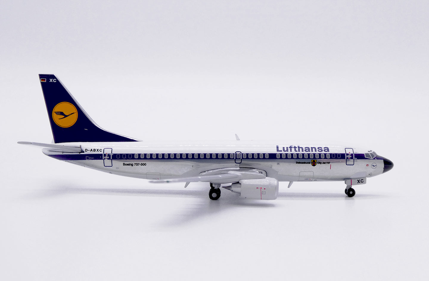 JC WINGS B737-300 LUFTHANSA REG: D-ABXC