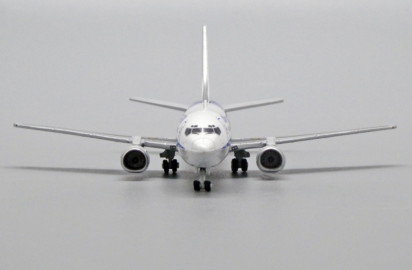 JC WINGS B737-500 ALL NIPPON AIRWAYS REG: JA8195