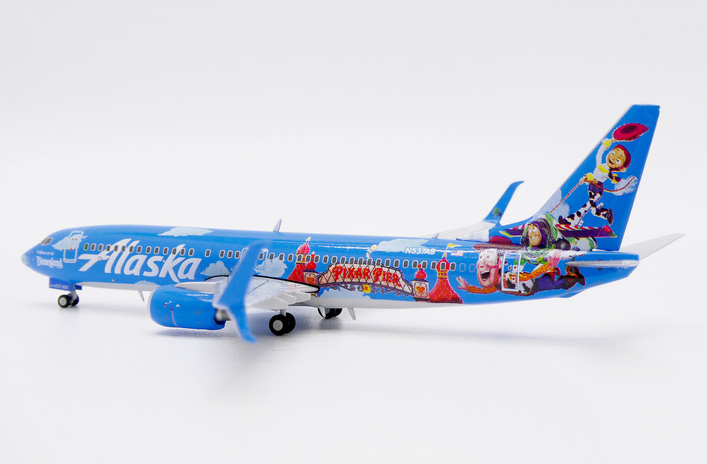 JC WINGS B737-800 ALASKA AIRLINES PIXAR PIER REG: N537AS