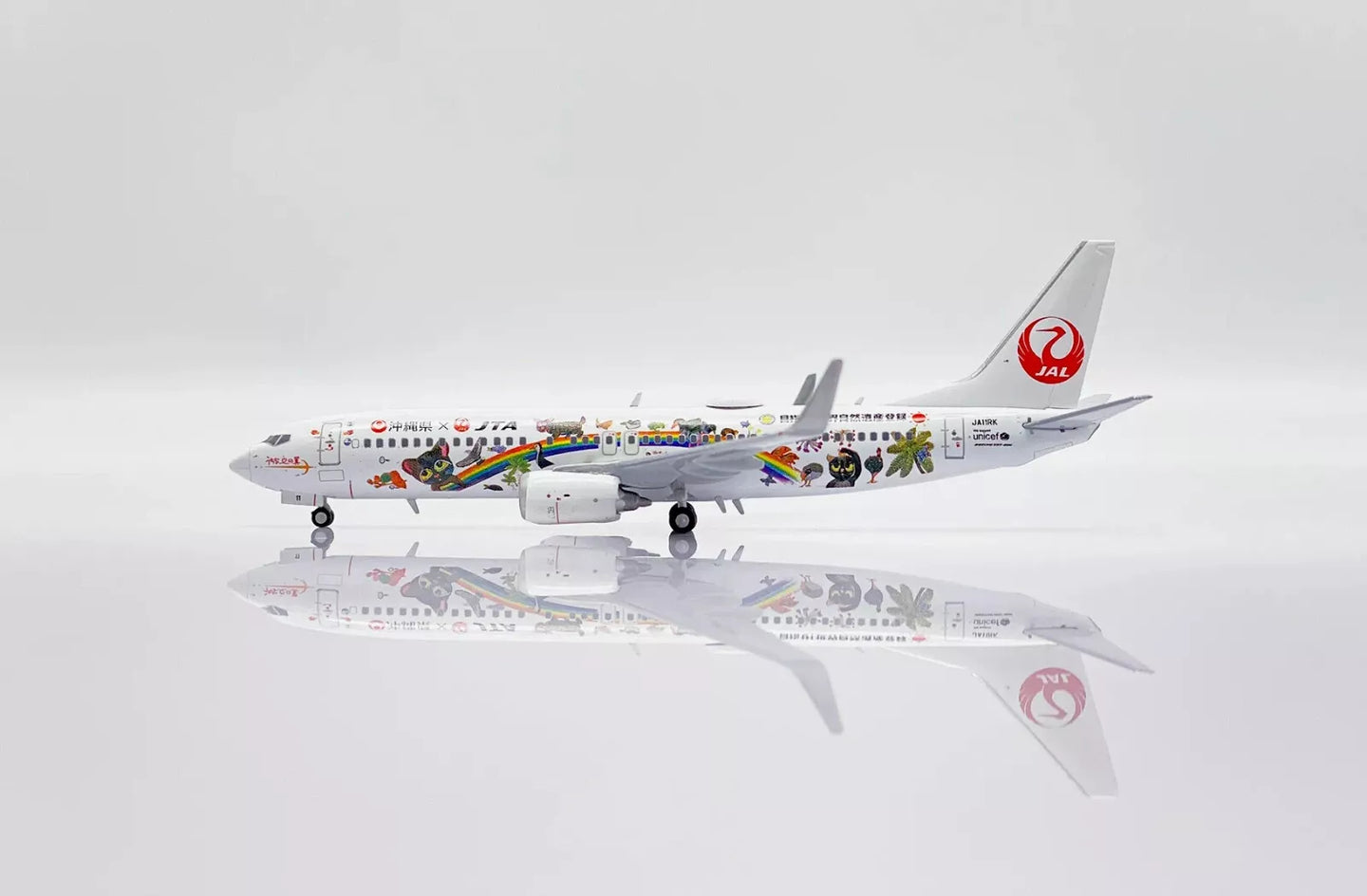 JC WINGS B737-800 JAPAN TRANSOCEAN AIR "AMAMI AND RYUKYU WORLD HERITAGE" REG: JA11RK