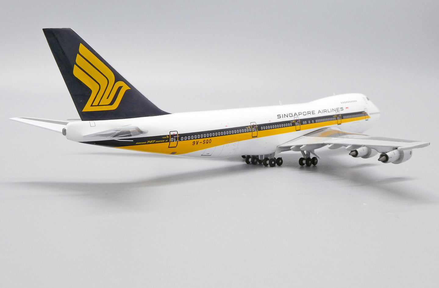 JC WINGS B747-200 SINGAPORE AIRLINES "OLD COLOURS" REG: 9V-SQO