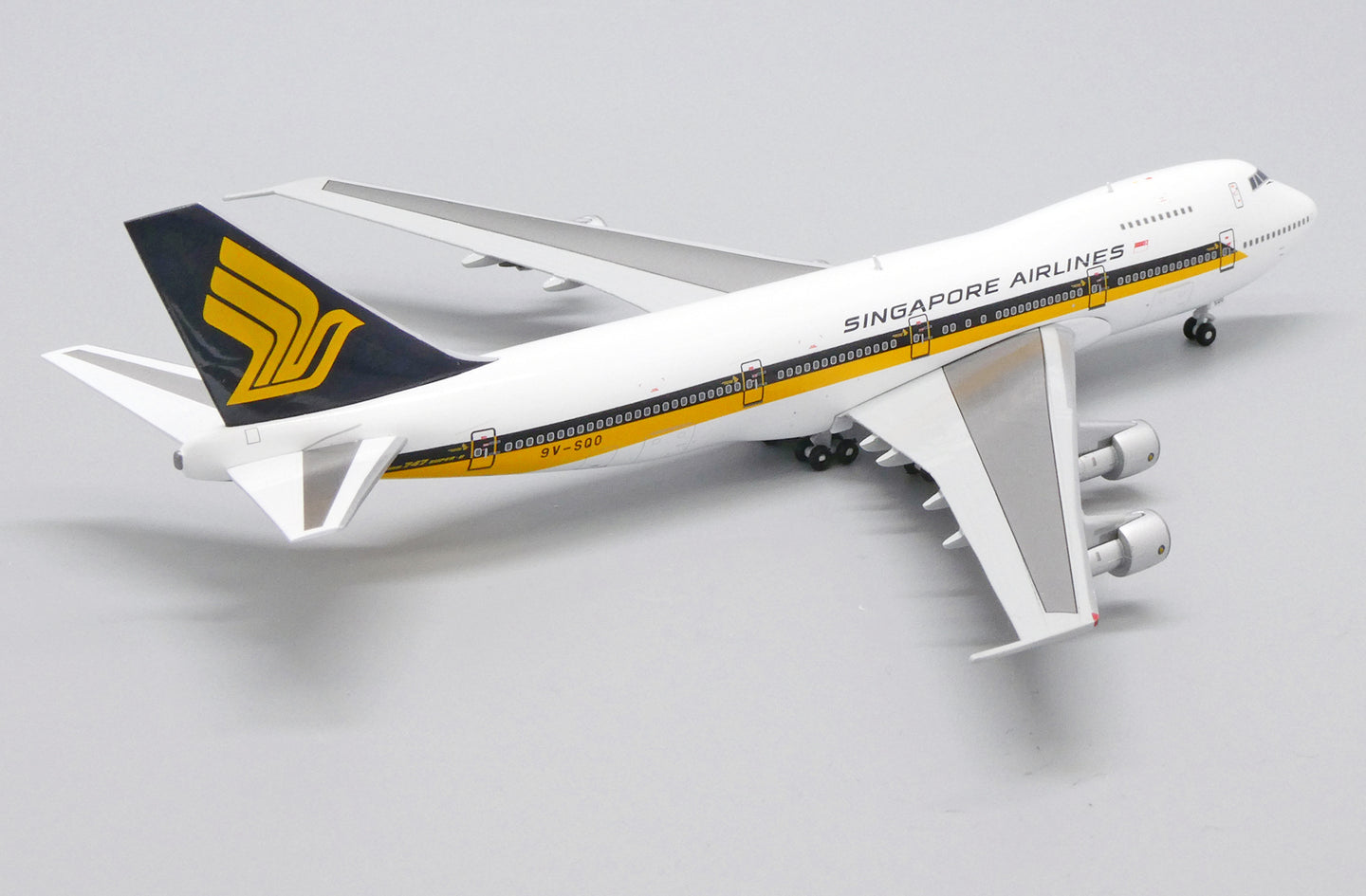 JC WINGS B747-200 SINGAPORE AIRLINES "OLD COLOURS" REG: 9V-SQO