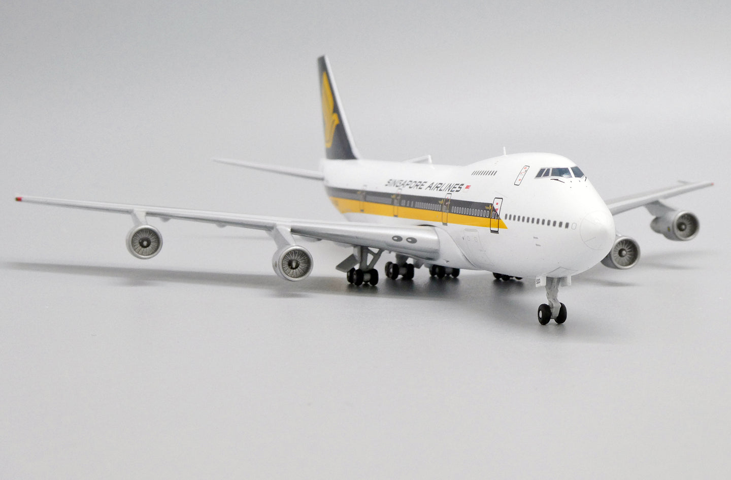 JC WINGS B747-200 SINGAPORE AIRLINES "OLD COLOURS" REG: 9V-SQO