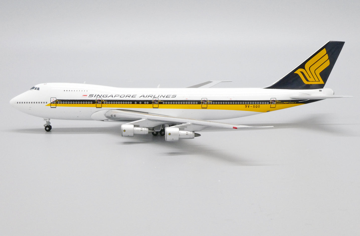 JC WINGS B747-200 SINGAPORE AIRLINES "OLD COLOURS" REG: 9V-SQO