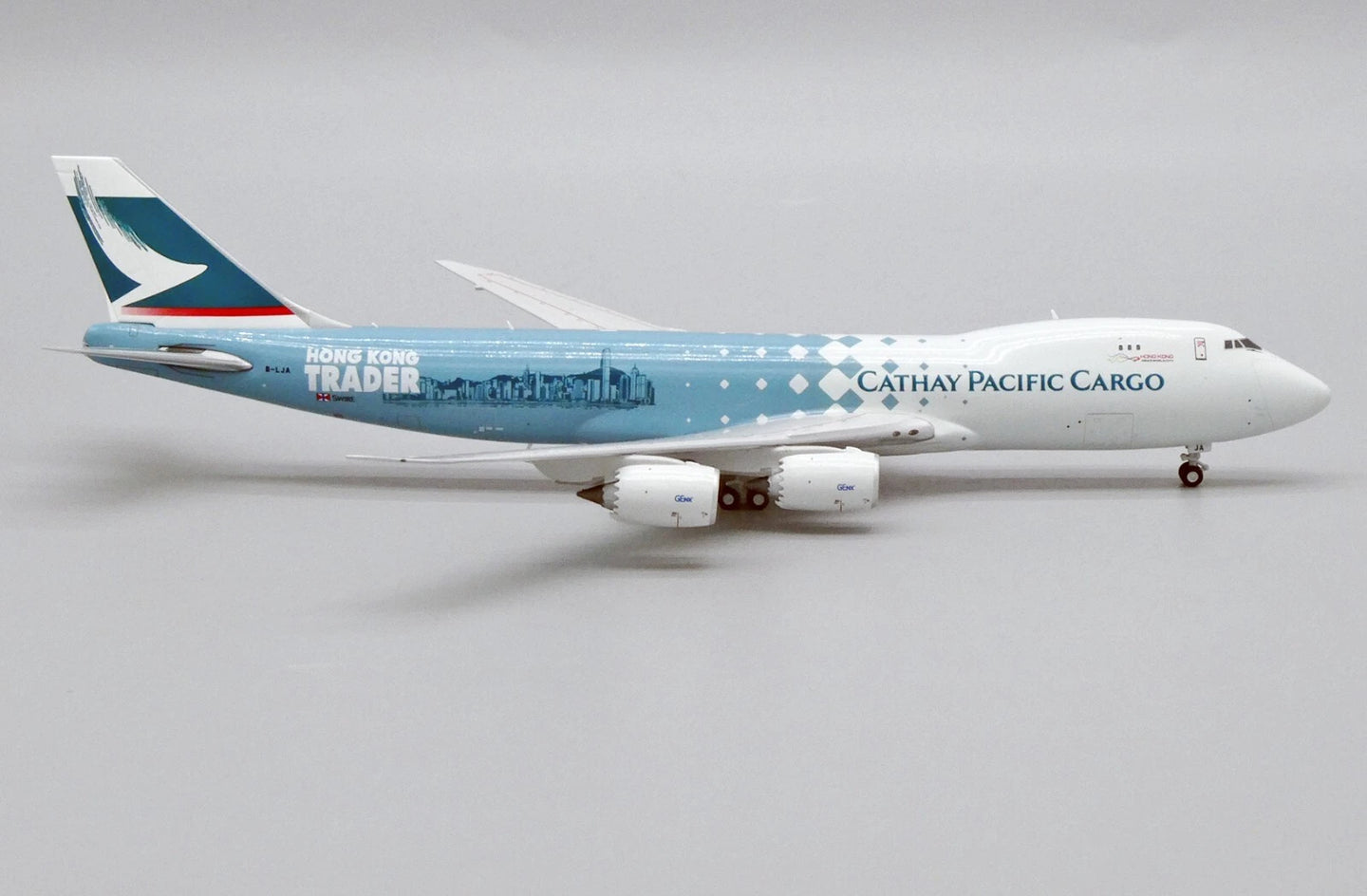 JC WINGS B747-8F CATHAY PACIFIC CARGO "HONG KONG TRADER" REG: B-LJA