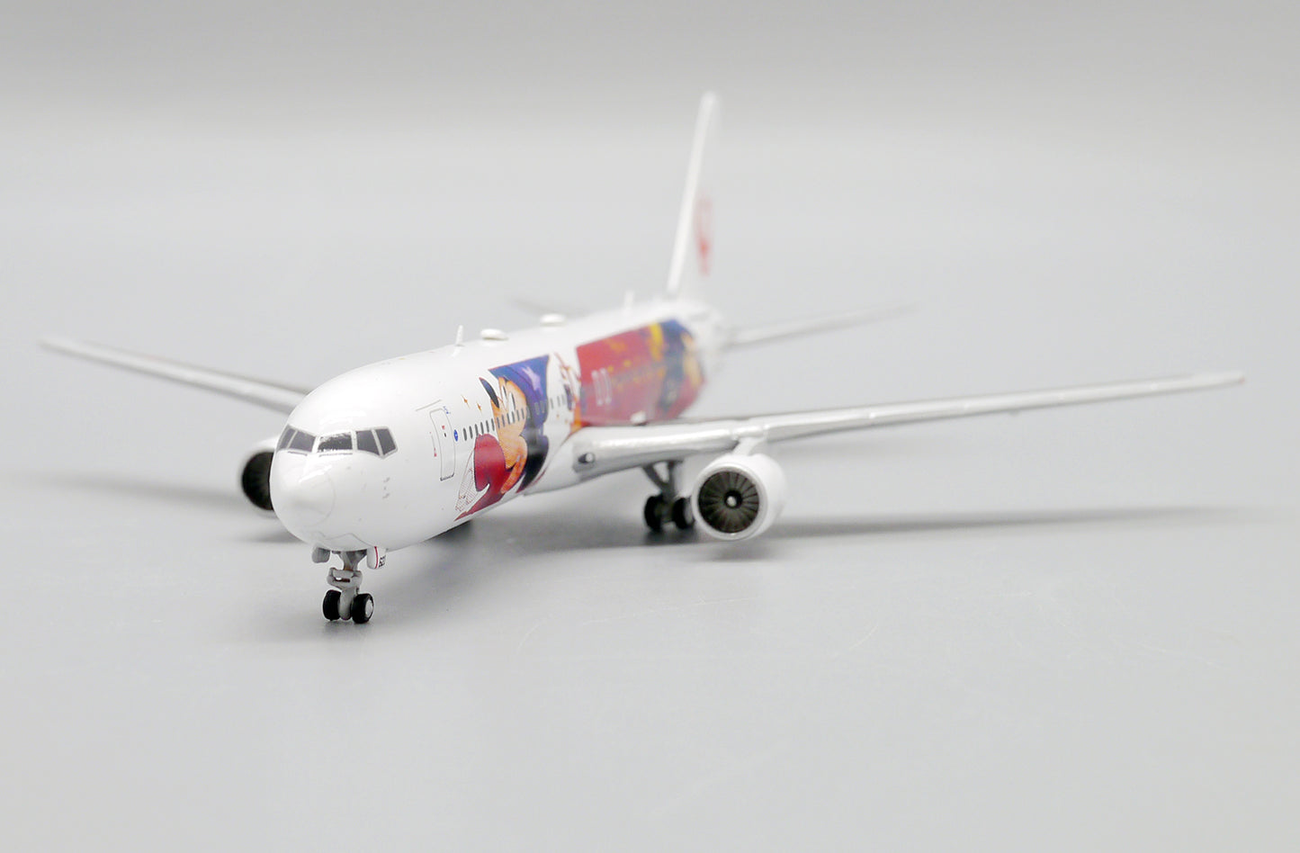 JC WINGS B767-300 JAPAN AIRLINES "DISNEY FANTASIA" REG: JA622J