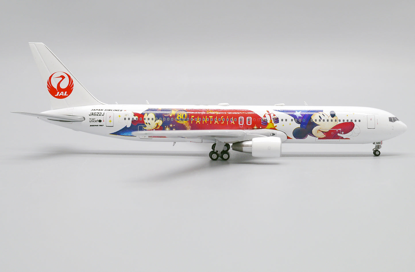 JC WINGS B767-300 JAPAN AIRLINES "DISNEY FANTASIA" REG: JA622J