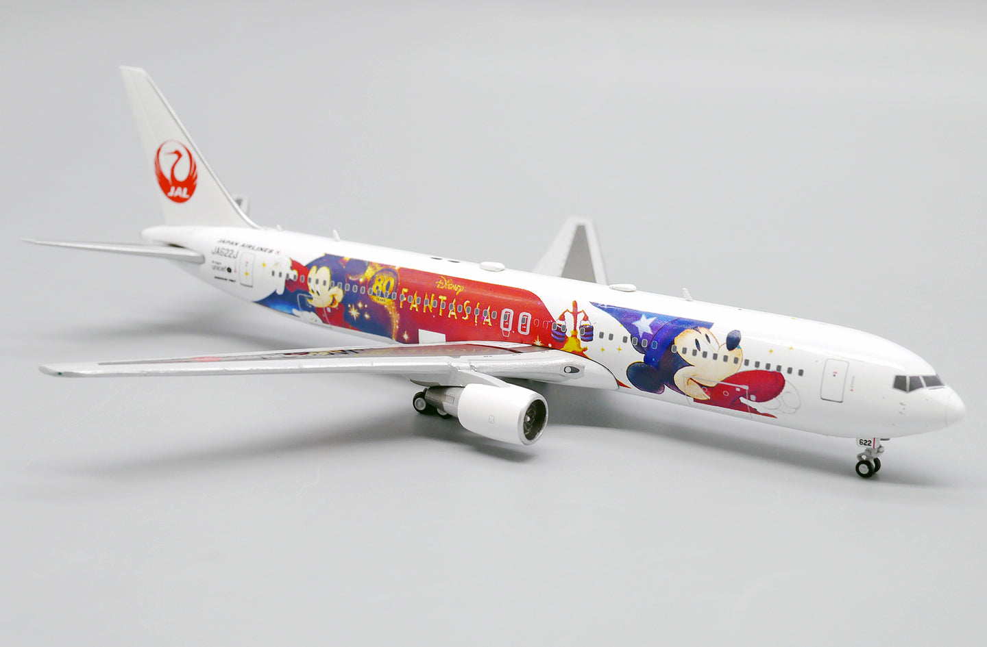 JC WINGS B767-300 JAPAN AIRLINES "DISNEY FANTASIA" REG: JA622J