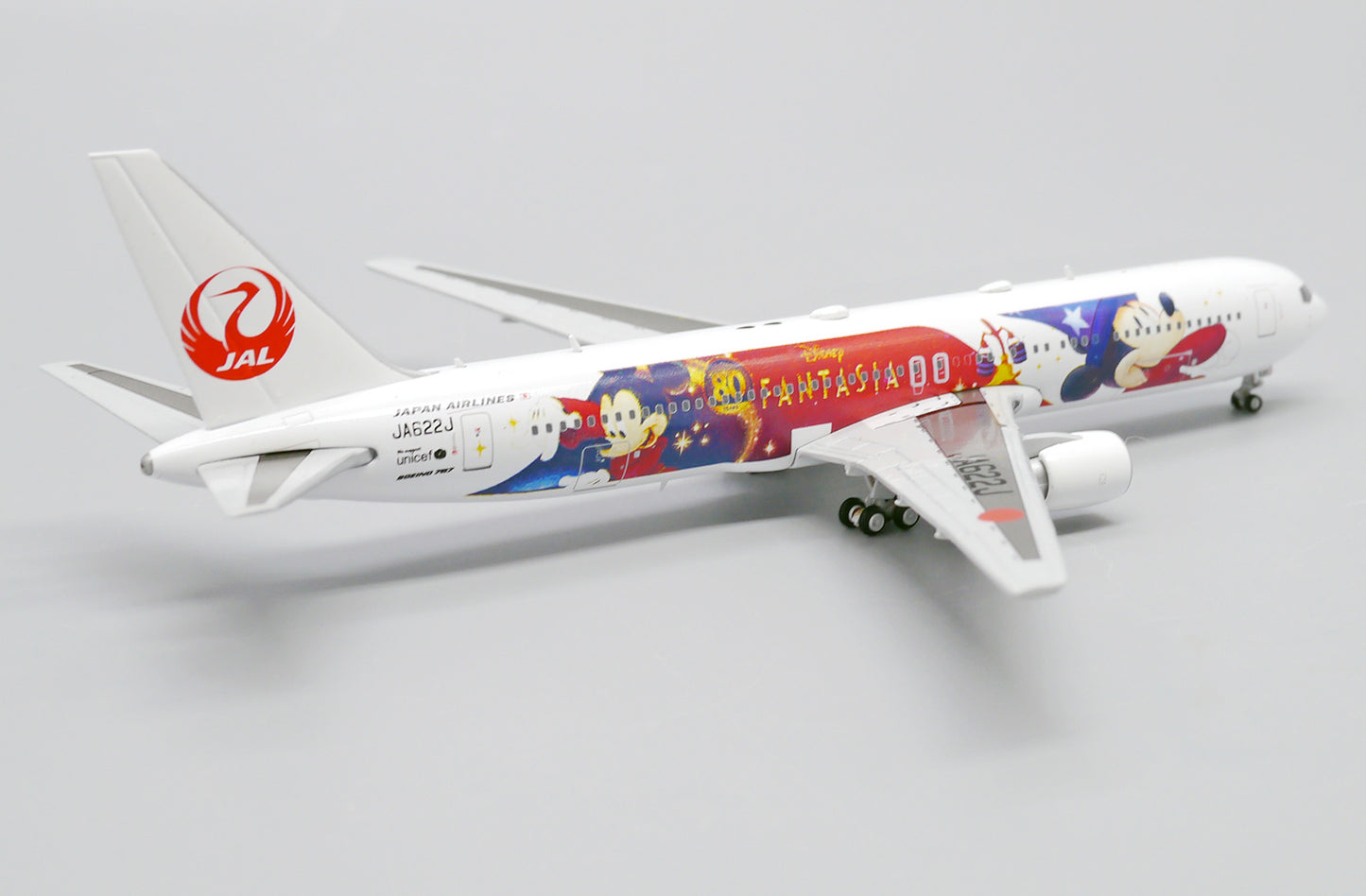 JC WINGS B767-300 JAPAN AIRLINES "DISNEY FANTASIA" REG: JA622J