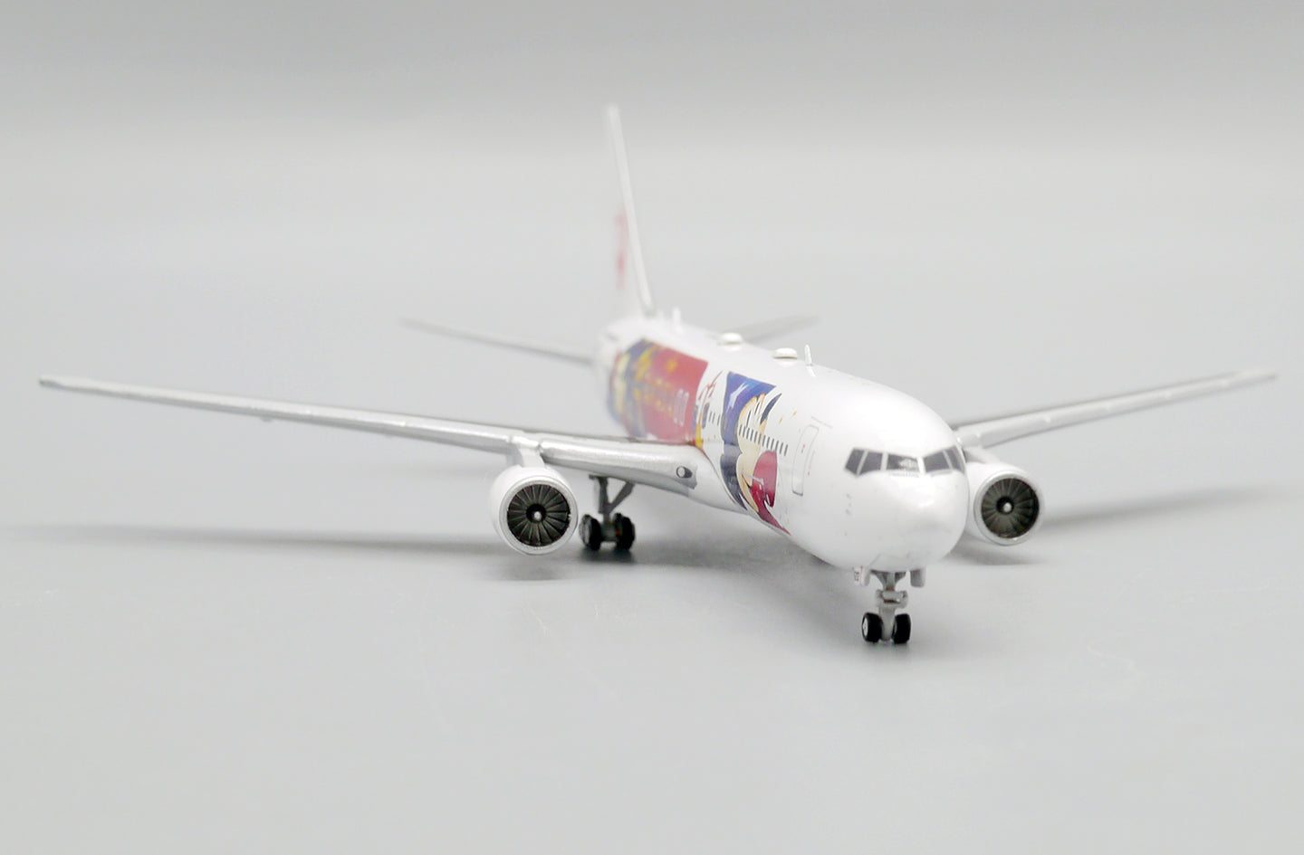 JC WINGS B767-300 JAPAN AIRLINES "DISNEY FANTASIA" REG: JA622J