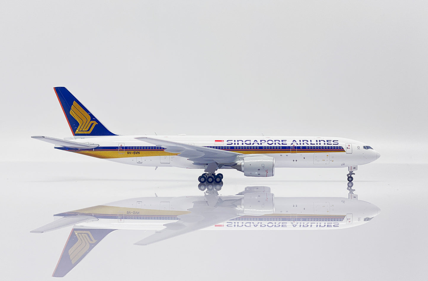 JC WINGS B777-200 SINGAPORE AIRLINES REG: 9V-SVN