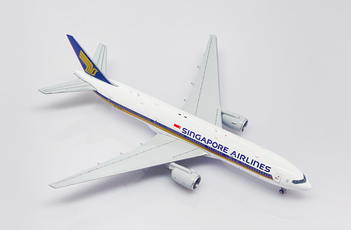 JC WINGS B777-200 SINGAPORE AIRLINES REG: 9V-SVN