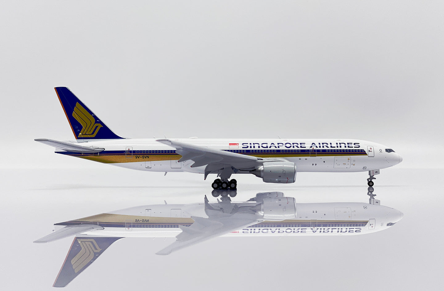JC WINGS B777-200 SINGAPORE AIRLINES REG: 9V-SVN