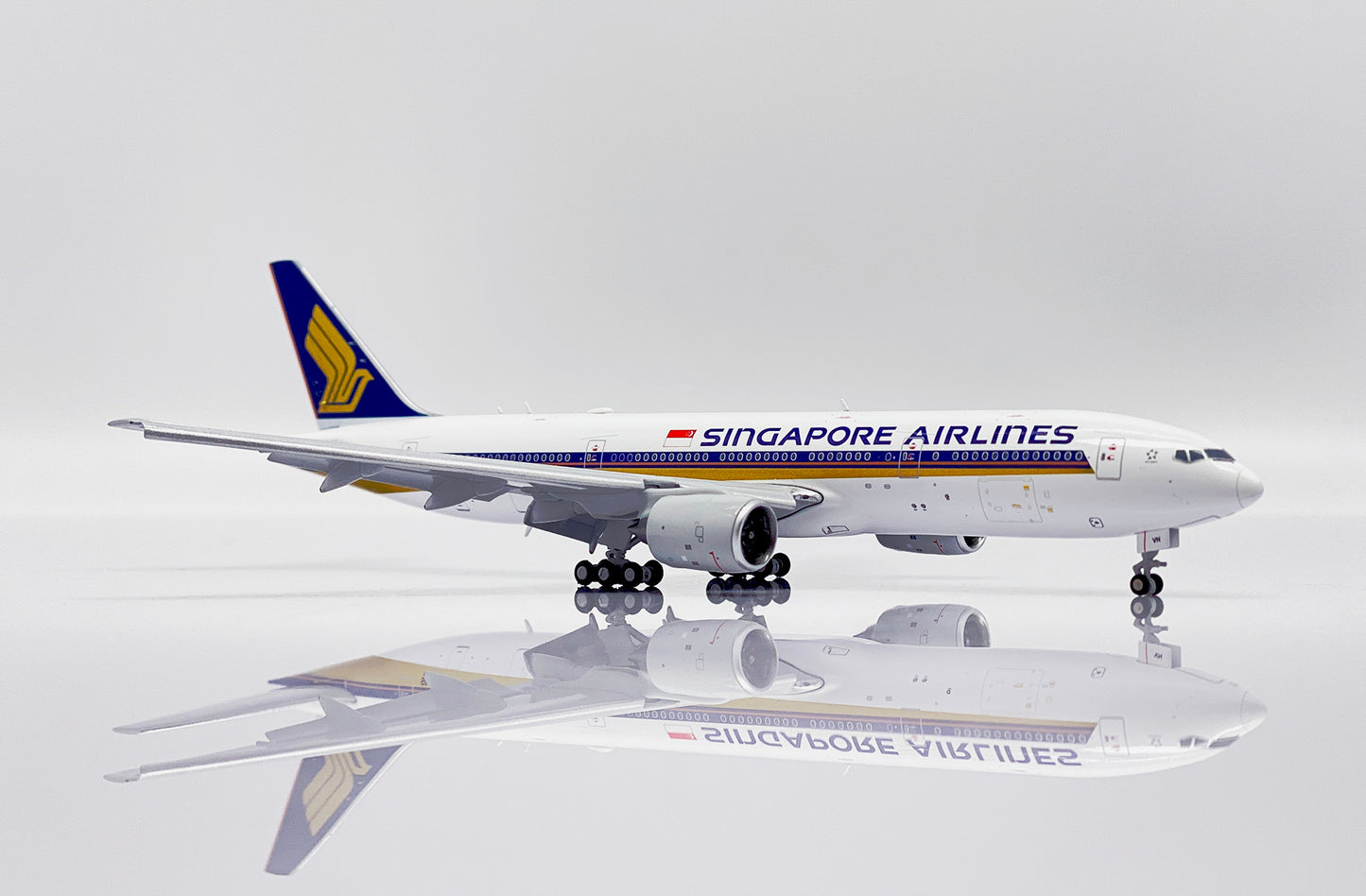 JC WINGS B777-200 SINGAPORE AIRLINES REG: 9V-SVN
